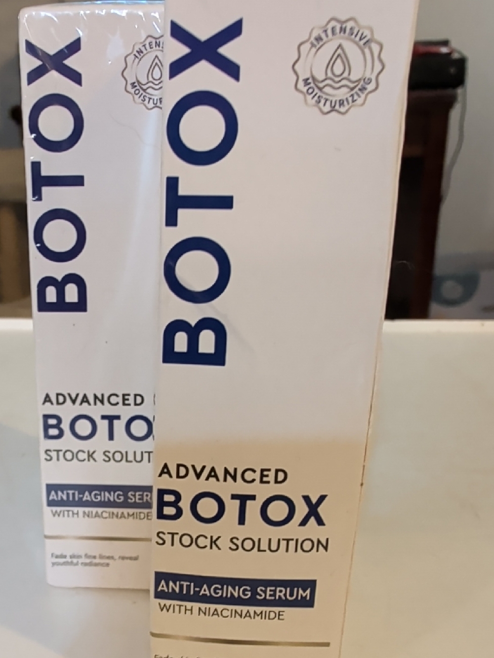 Source Unknown Advanced BOTOX Stock Solution Anti-Aging Serum - White & Blue